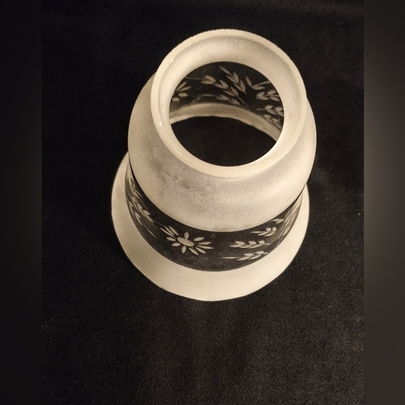 Vintage Clear & Frosted Glass Shade - Etching - Picture 5 of 9